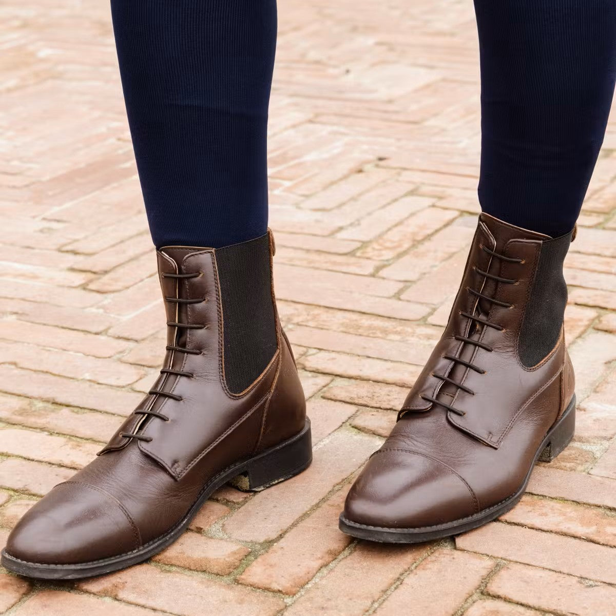 Dy'on Stiefeletten mit Schnürung vorne